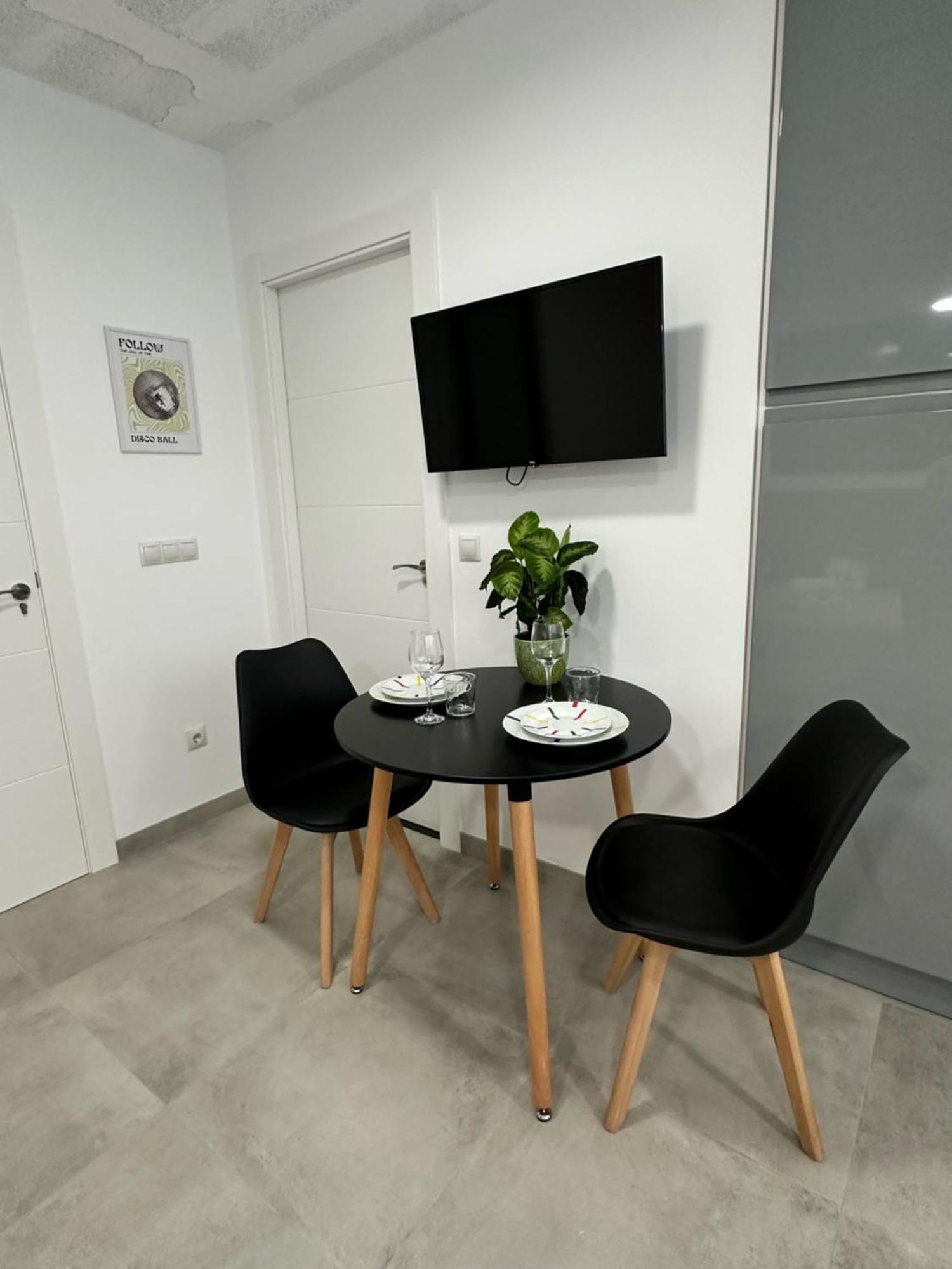 Loft Alexa Apartment อาลิกันเต ภายนอก รูปภาพ