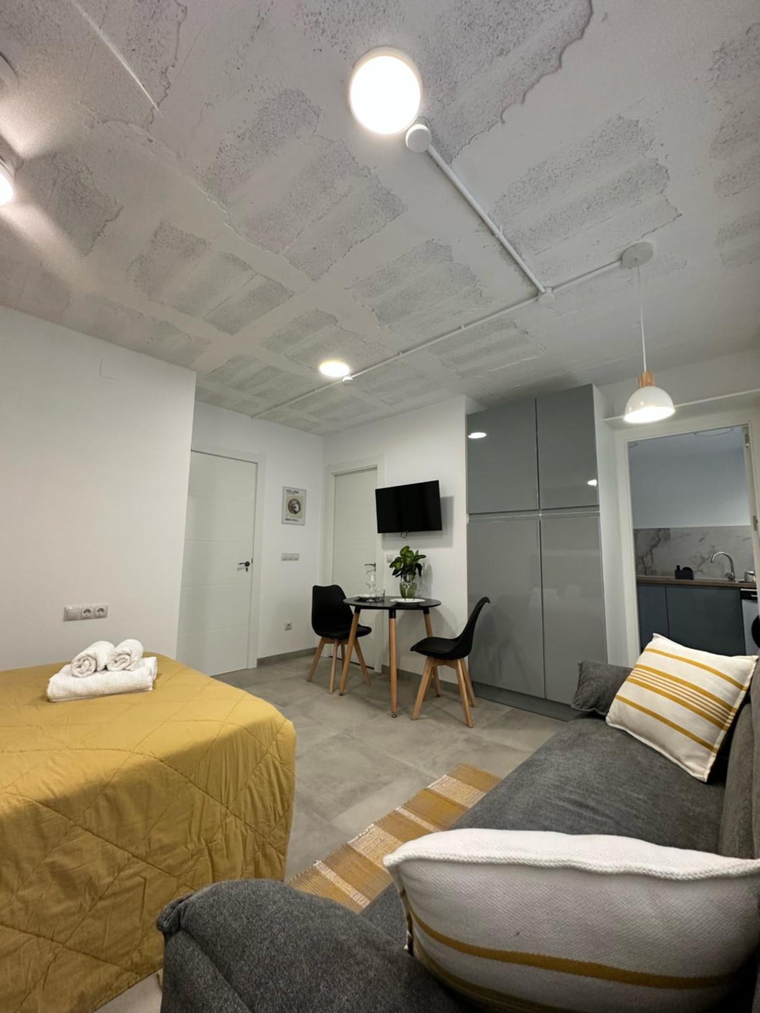 Loft Alexa Apartment อาลิกันเต ภายนอก รูปภาพ