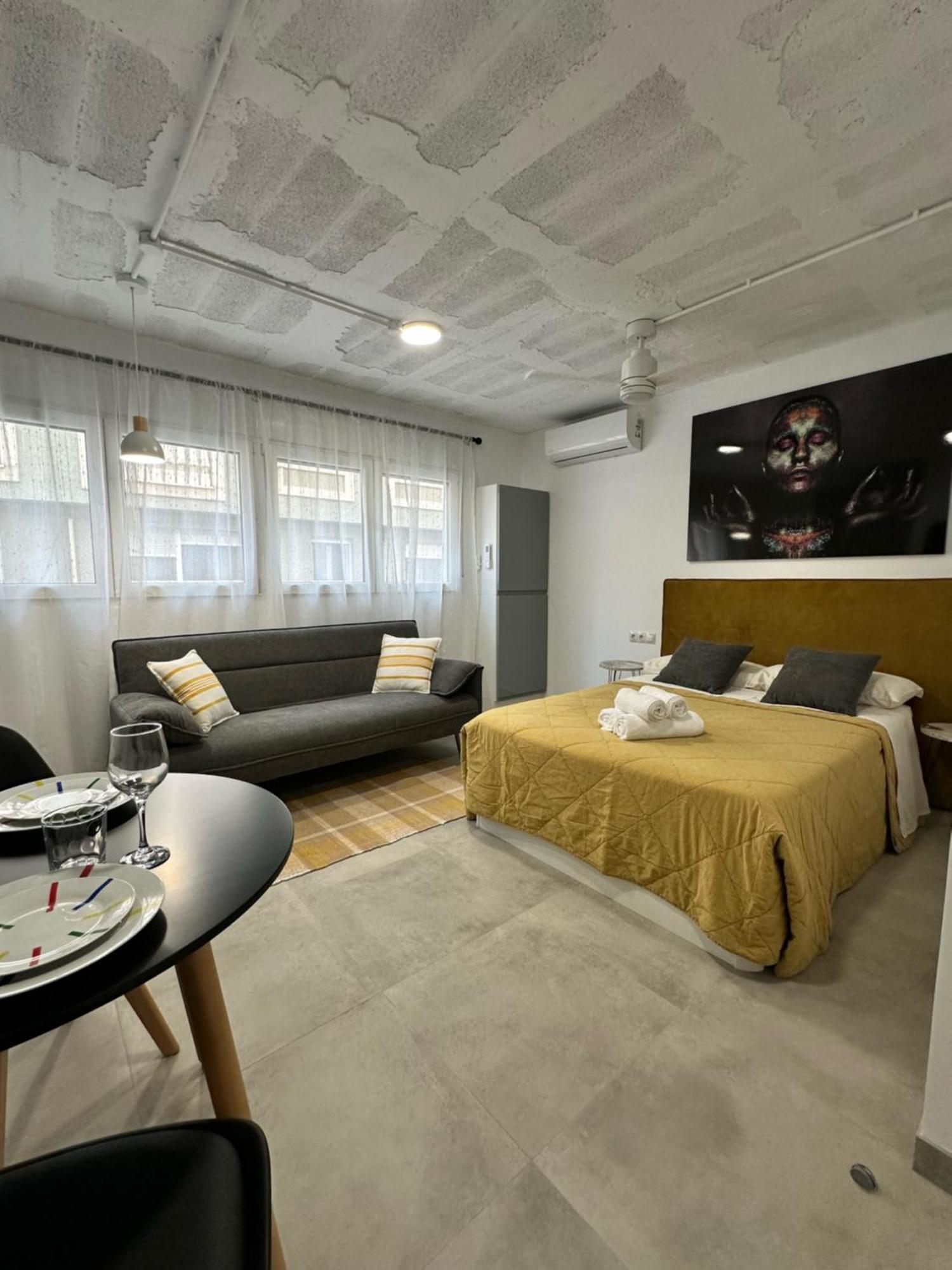 Loft Alexa Apartment อาลิกันเต ภายนอก รูปภาพ